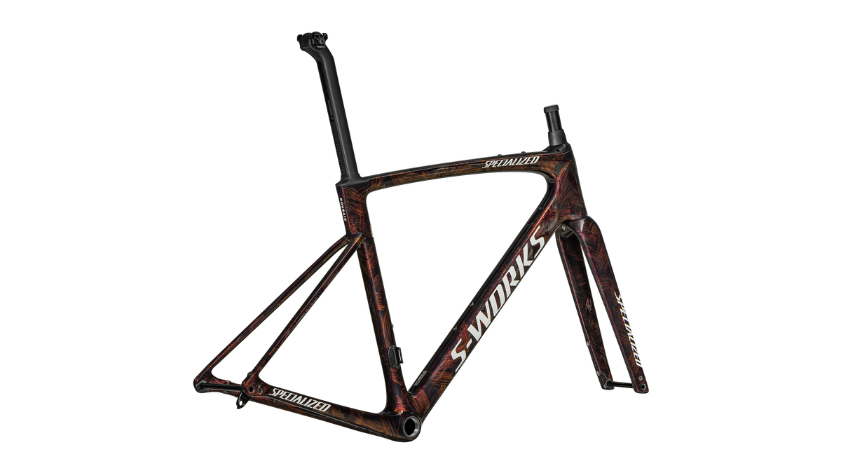 Gloss Carbon / Red To Gold And Solidity Dry Brushed / Dune White