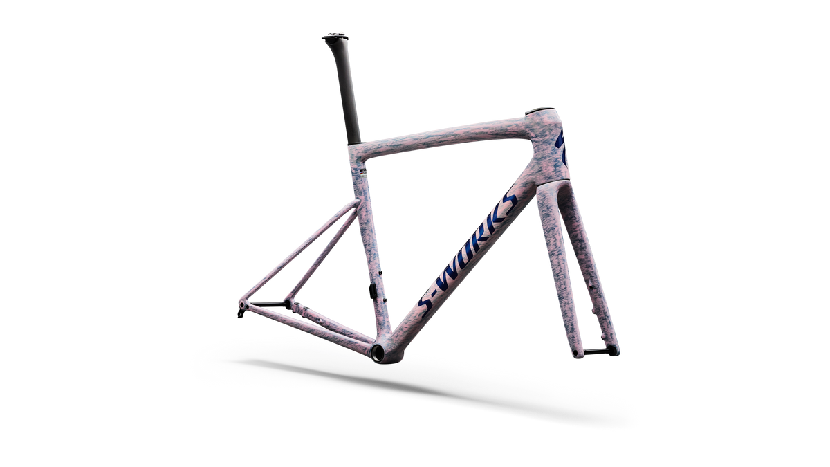 GLOSS DOLOMITE METALLIC / DIRECTIONAL BRUSH / BLUE MAJESTY METALLIC