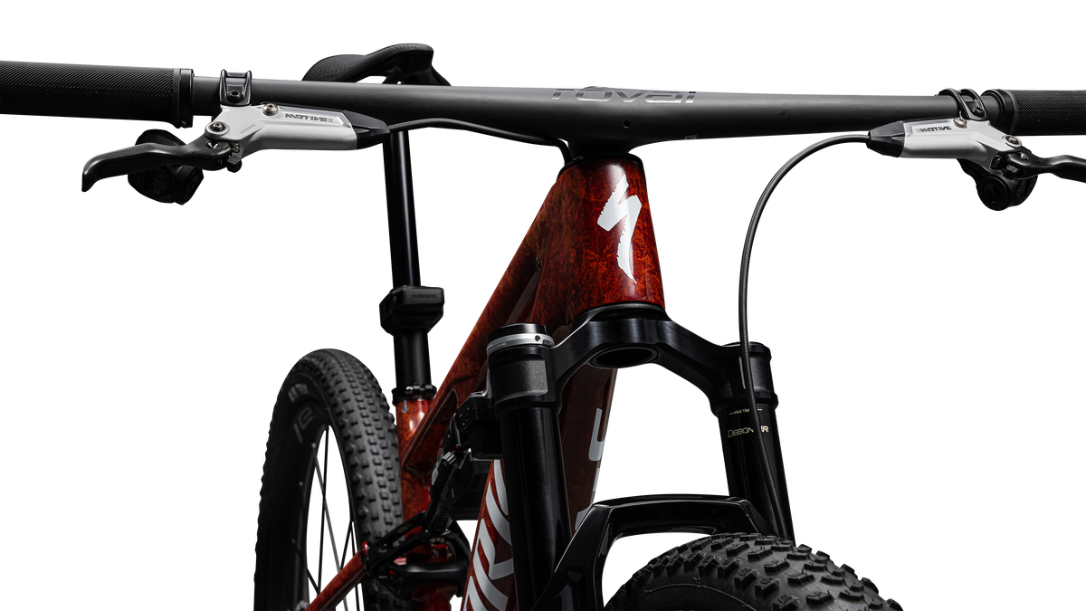 Gloss Fiery Red Dry Impasto / Metallic White Silver