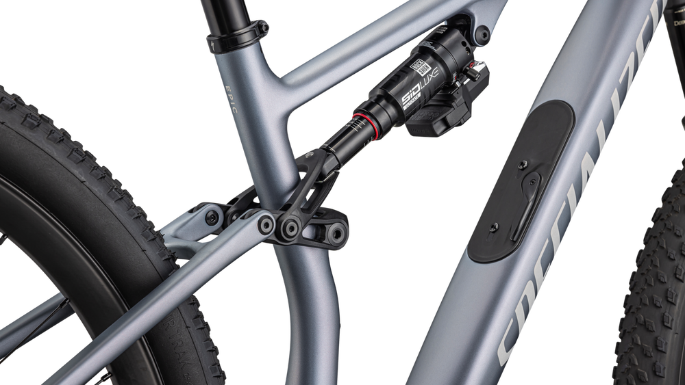 Glacial Metallic Pearl / Metallic White Silver