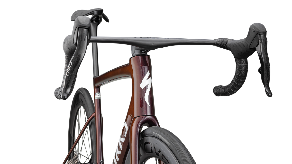 Gloss Solidity / Red To Black Pearl / Metallic White Silver