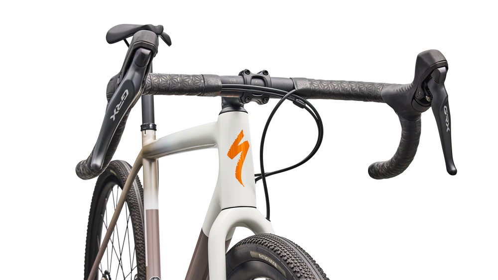 Dune White/Sandstone Metallic/Desert Metallic/Orange Zest