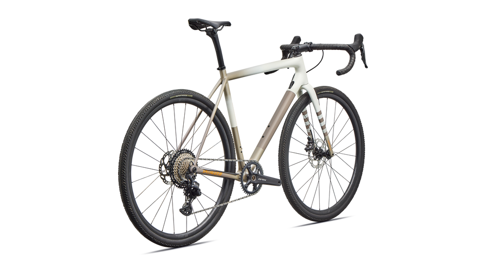 Dune White/Sandstone Metallic/Desert Metallic/Orange Zest