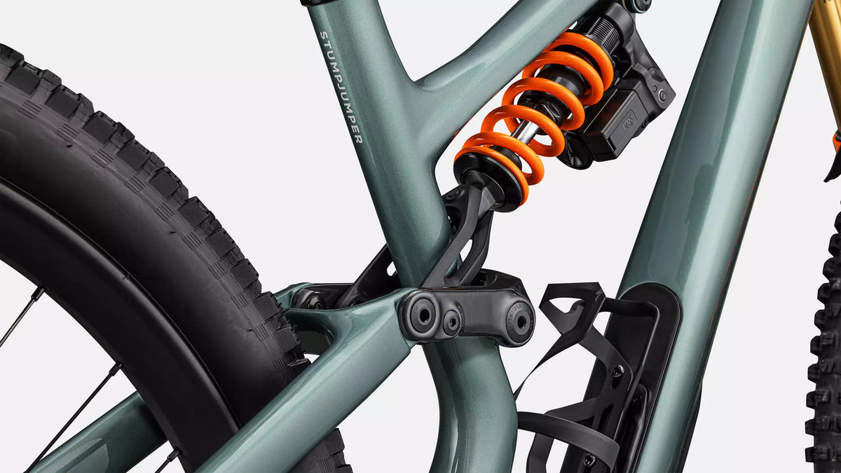 Gloss Fjord Metallic / Dolomite Metallic