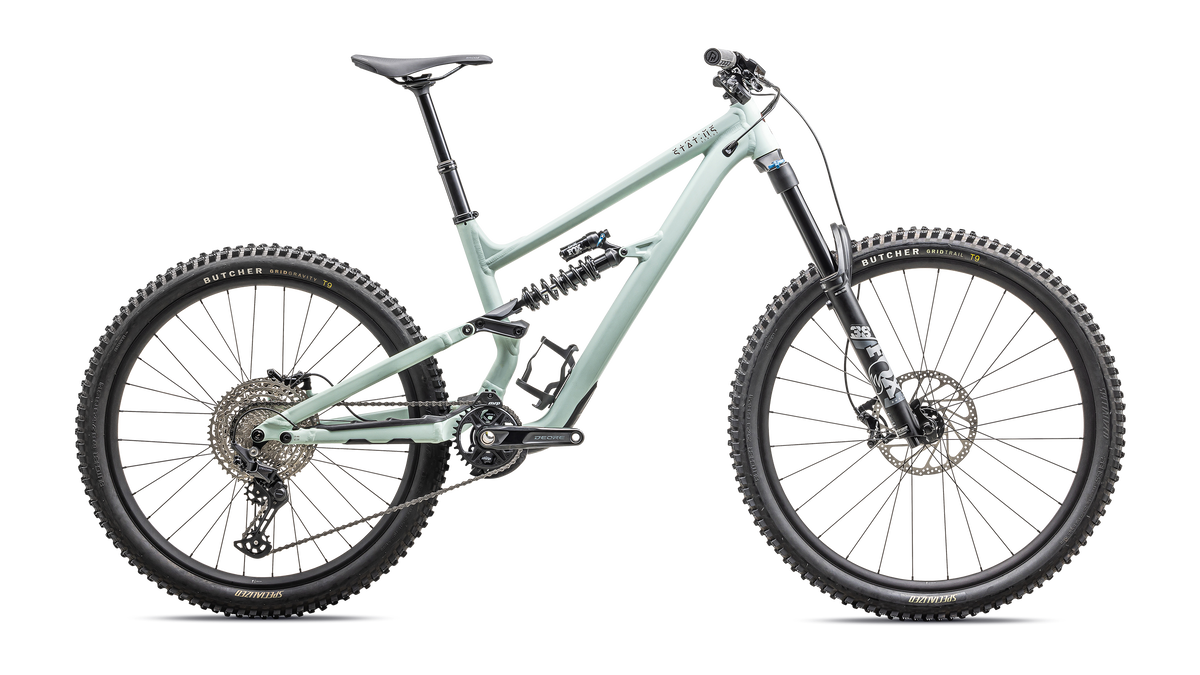 Satin White Sage / Rusted Red