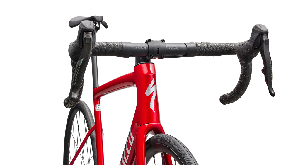 GLOSS RED TINT OVER SILVER DUST / SILVER DUST