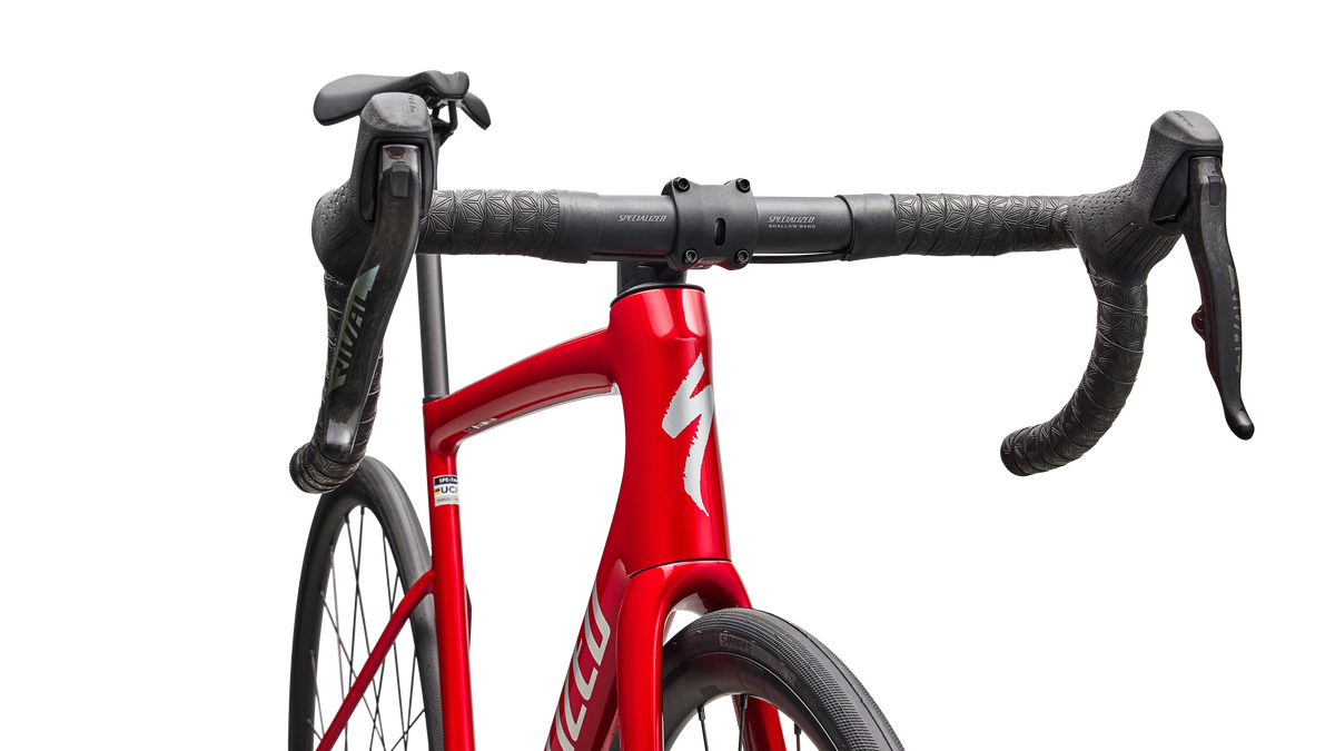 GLOSS RED TINT OVER SILVER DUST / SILVER DUST