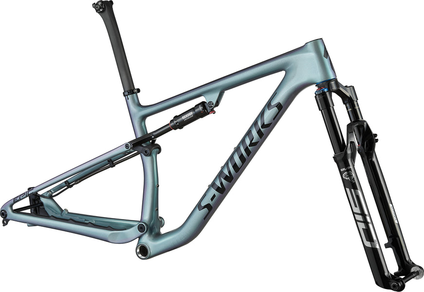 GLOSS FLUID CHAMELEON / SATIN BLACK