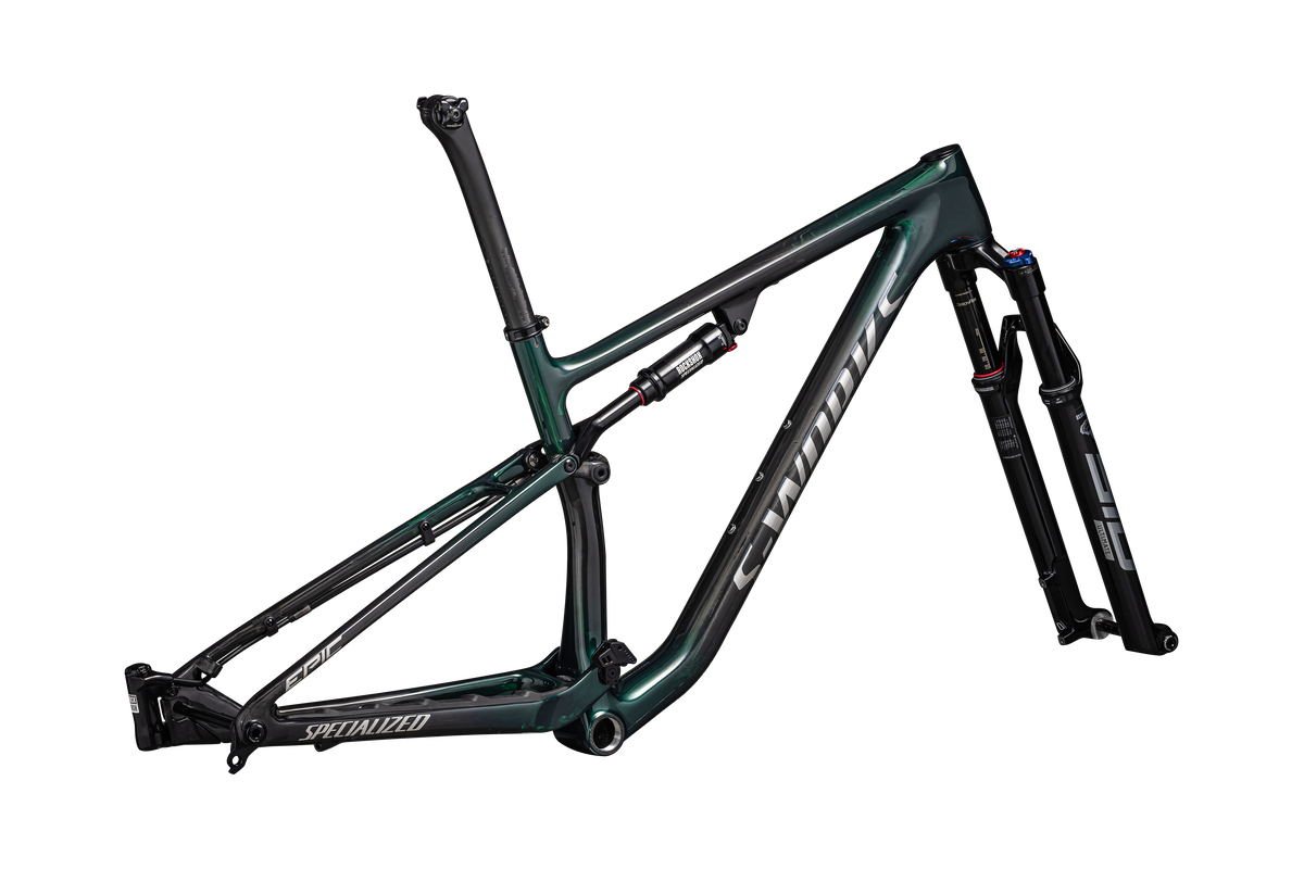 GLOSS GREEN TINT FADES OVER CARBON / CHROME