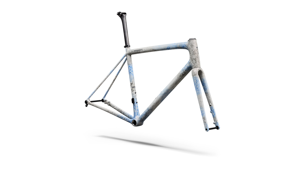 GLOSS BLUE + BLACK INK WASH / CHROME