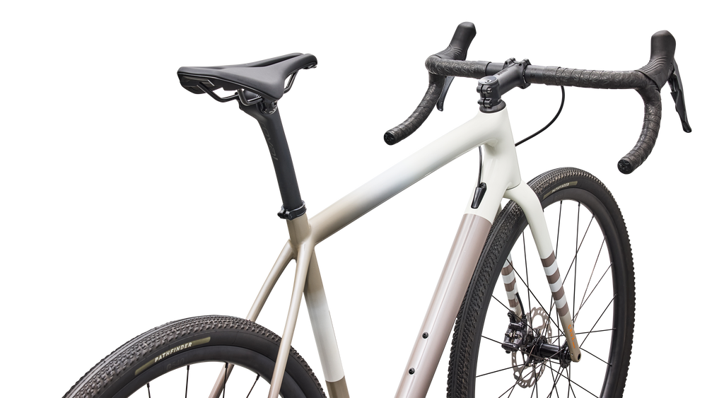 Dune White/Sandstone Metallic/Desert Metallic/Orange Zest