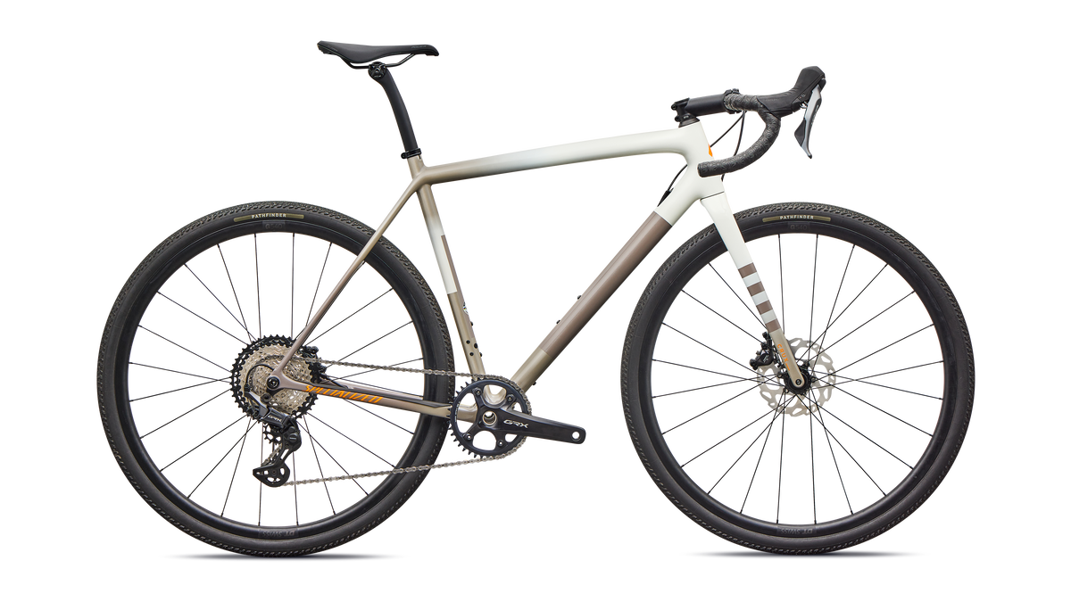 Dune White/Sandstone Metallic/Desert Metallic/Orange Zest