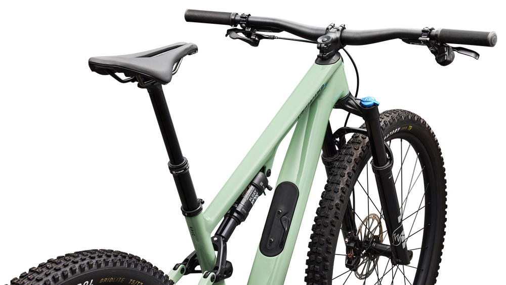 Gloss Pistachio / Obsidian