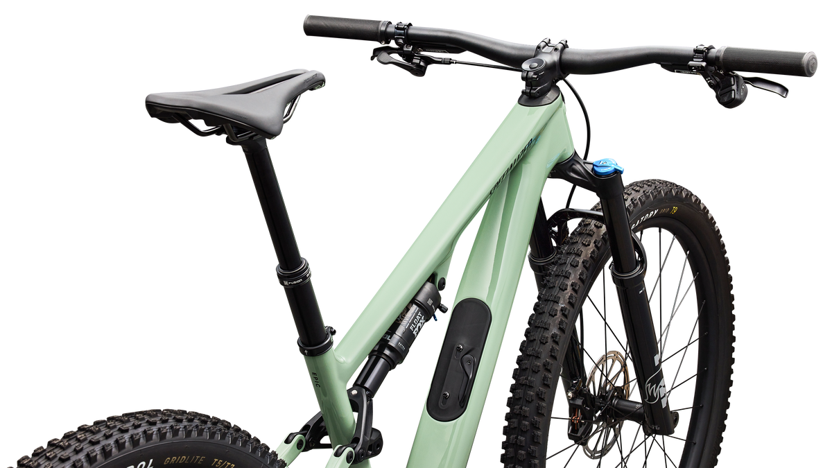 Gloss Pistachio / Obsidian