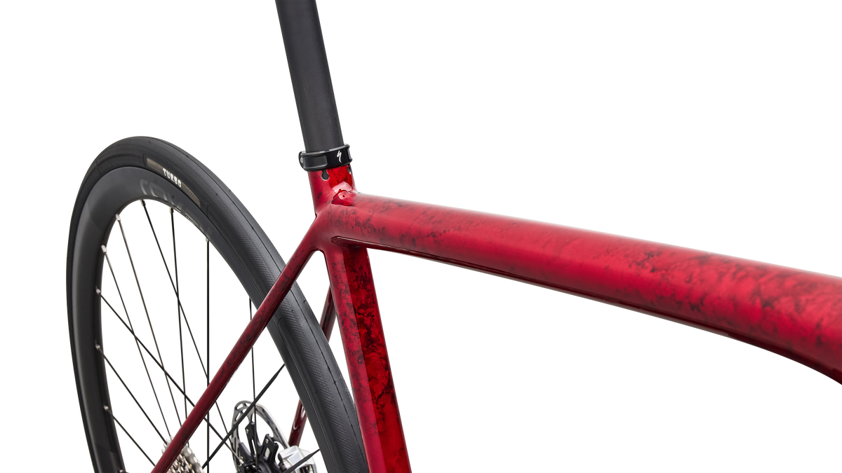 SANDSTONE METALLIC BASE / RED TINT