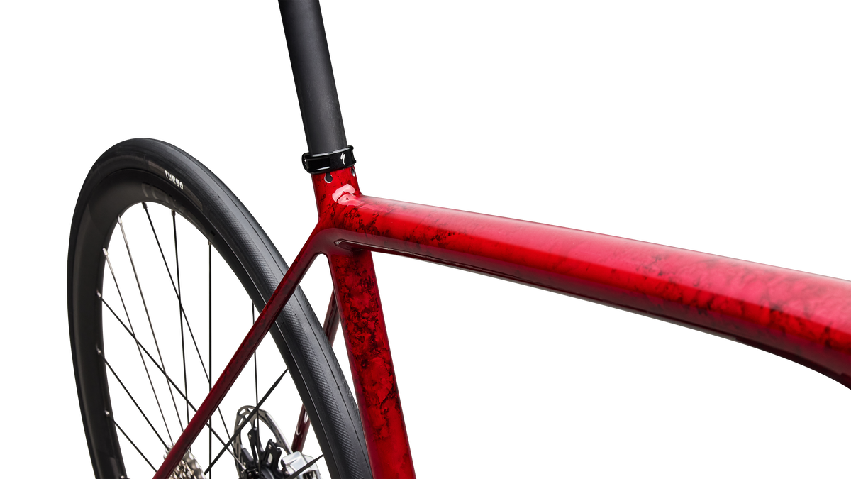 SANDSTONE METALLIC BASE / RED TINT